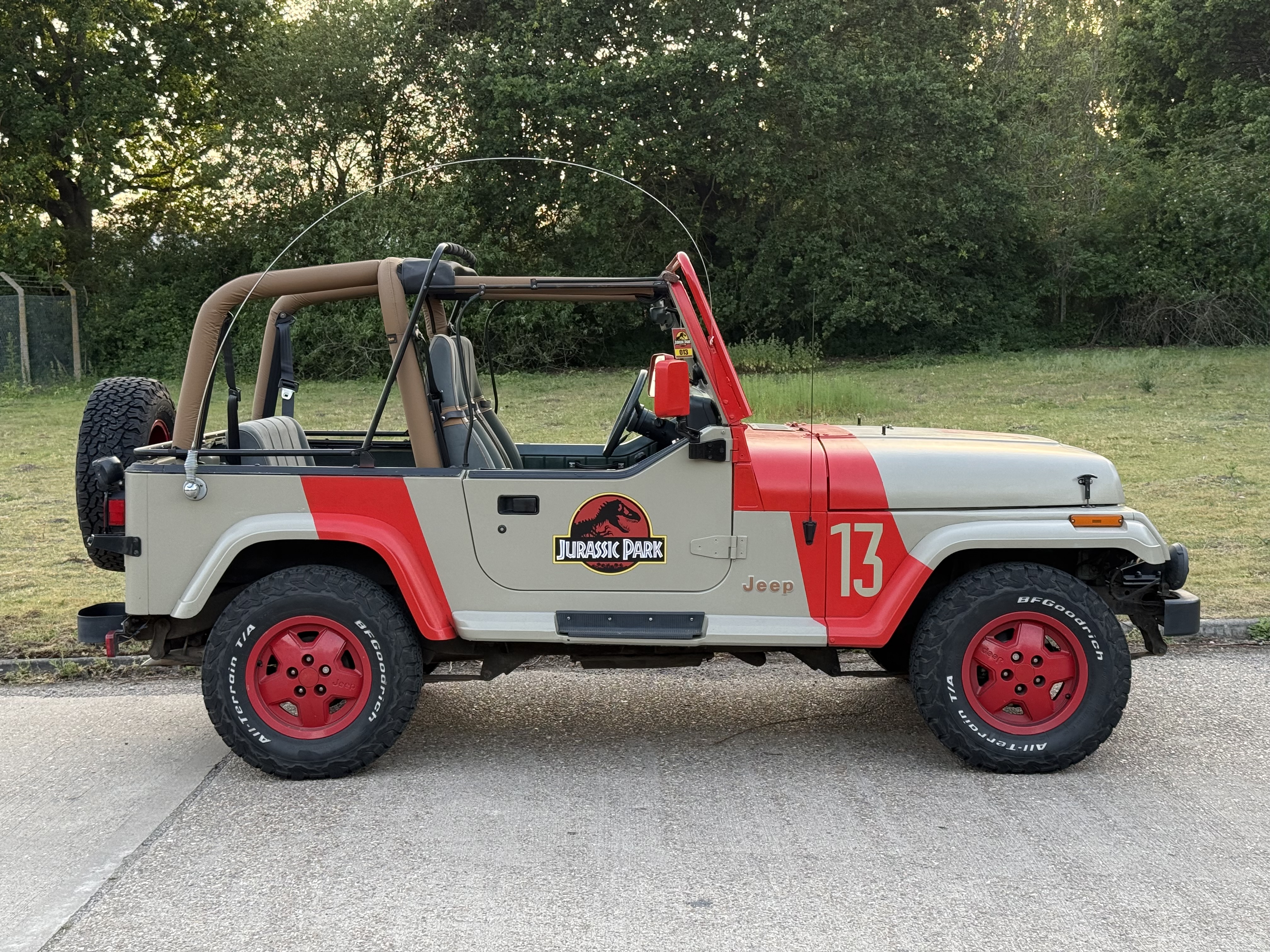 Jurassic Park Jeep event and wedding car hire UK side view with top off